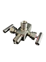 БКН2-67-12Х18Н10Т Блок клапанный 2-х вент. 1/2"NPT(Н)/1/2"NPT(В)/1/4"NPT(В), Pу40МПа УТ000020075