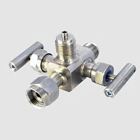 БКН2-04-12Х18Н10Т Блок клапанный 2-х вент. К1/4"(Н)/М20х1,5(В)/М20х1,5(Н) УТ000016474